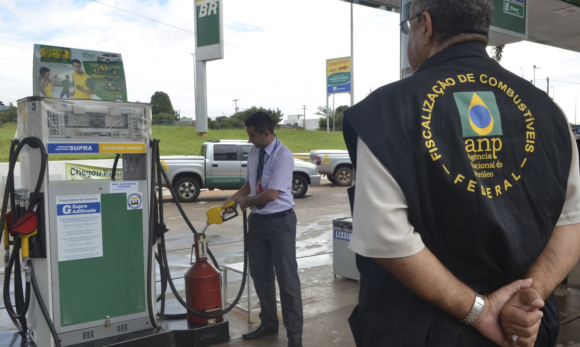 Governo Federal divulga link para consumidor denunciar posto de combustível