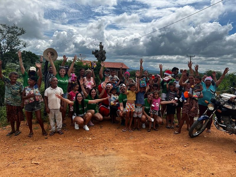 Jovens de Monte Santo Realizam Campanha Natal Solidário para Ajudar Pessoas Carentes