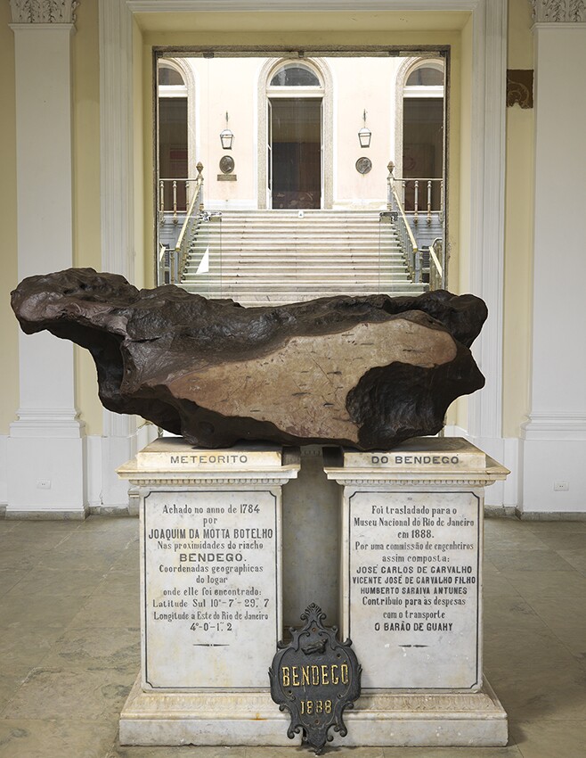 'Sobrevivente' de incêndio, meteorito encontrado na Bahia em 1784, terá salão no Museu Nacional reaberto